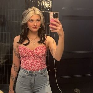 Meet your Posher, Naomi